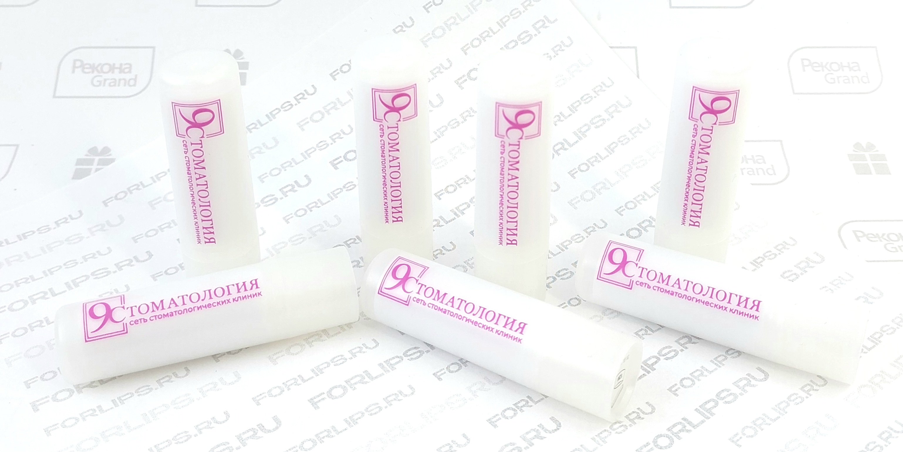 помады с логотипом
