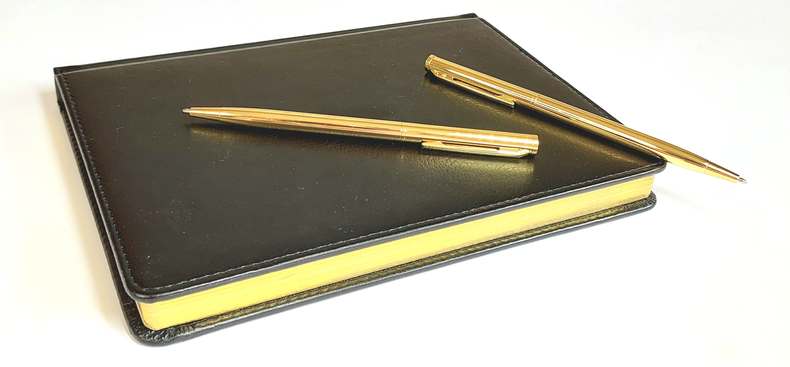 золотистые металлические ручки